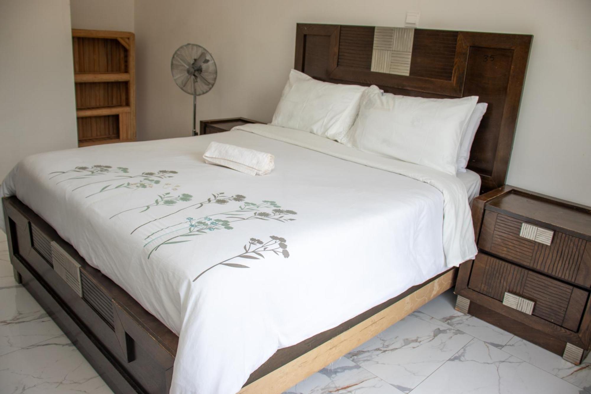 Lowin Suites-One-Bed Apartments Lusaka Esterno foto